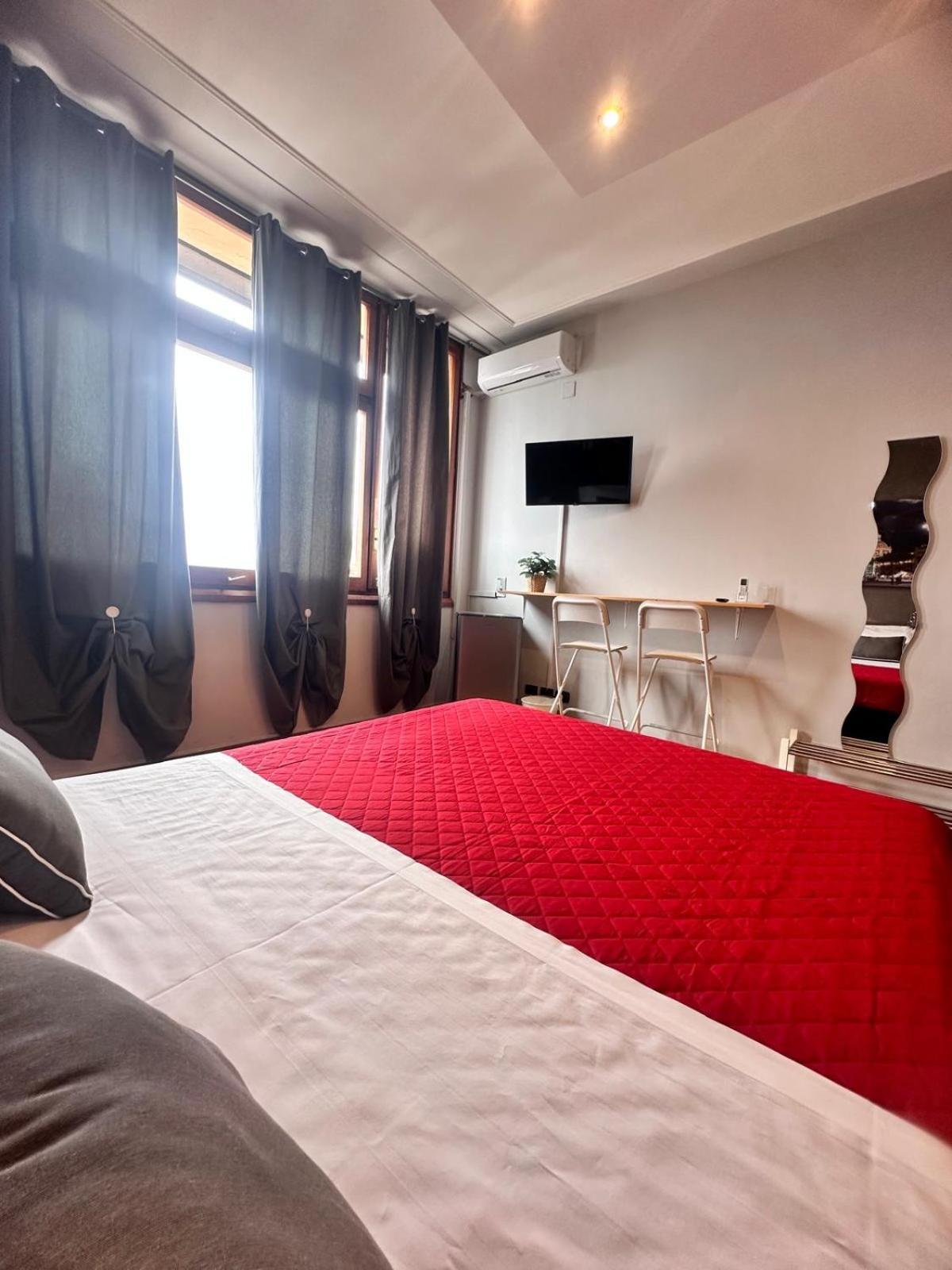 Alta Dimora B&B Suites カターニア エクステリア 写真
