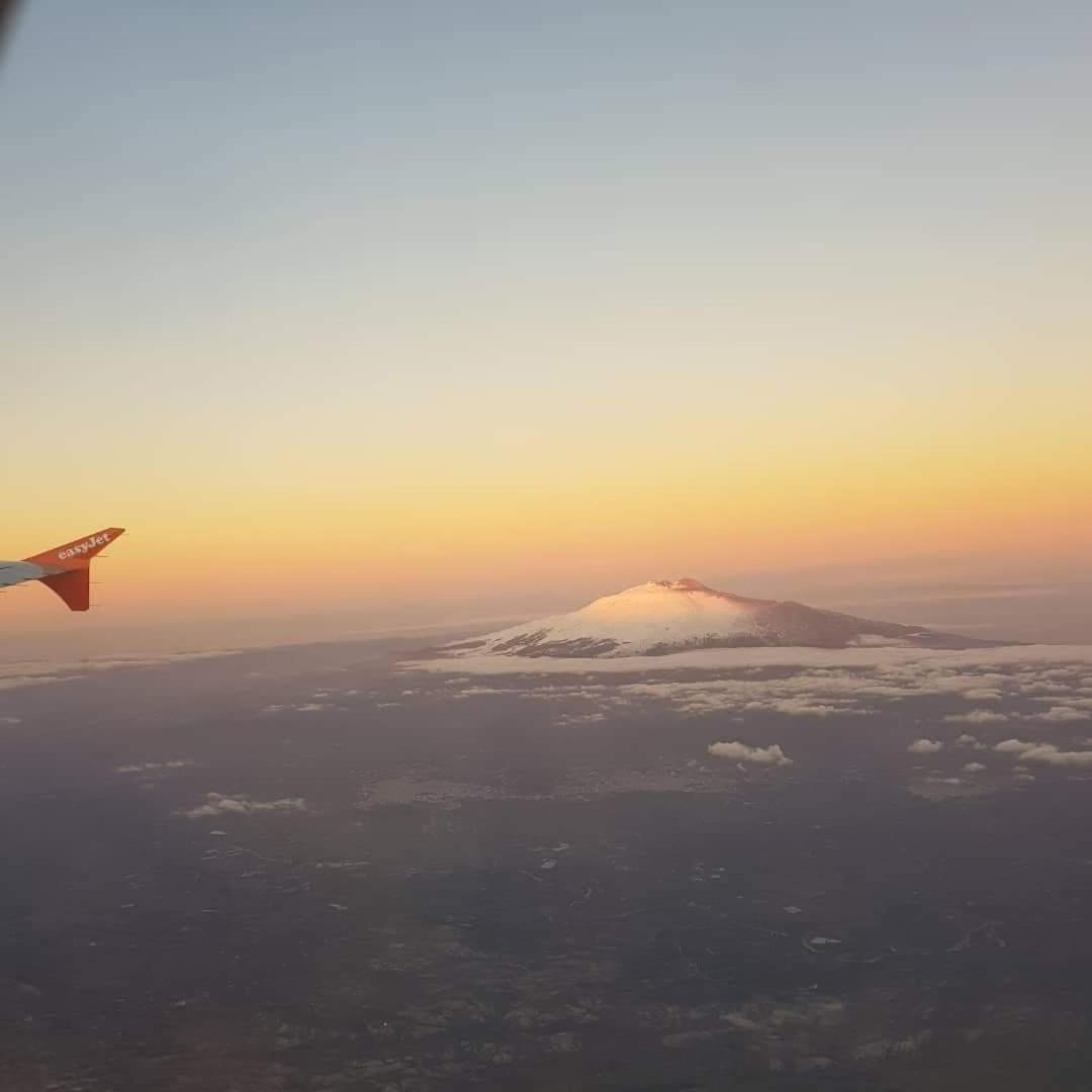 Alta Dimora B&B Suites カターニア エクステリア 写真
